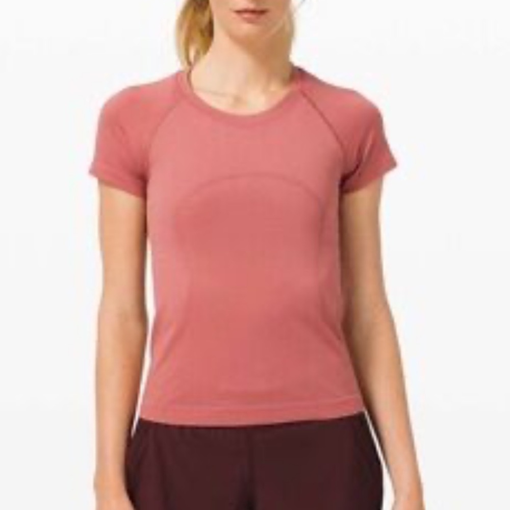 Lululemon Swiftly Tech Short-Sleeve Shirt 2.0
Waist Length